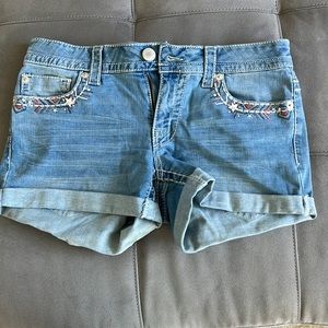 Knox Rose mid rise midi short